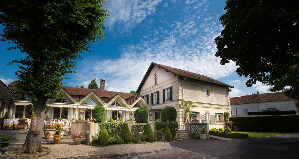 Hotel & Restaurant Le Relais D'Aumale Orry-La-Ville Buitenkant foto